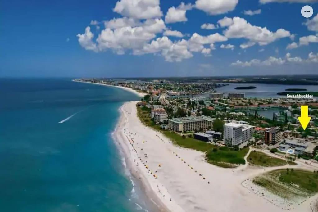 Private One-Bedroom 6 -Directly Across From Beach Сейнт Пийт Бийч Екстериор снимка
